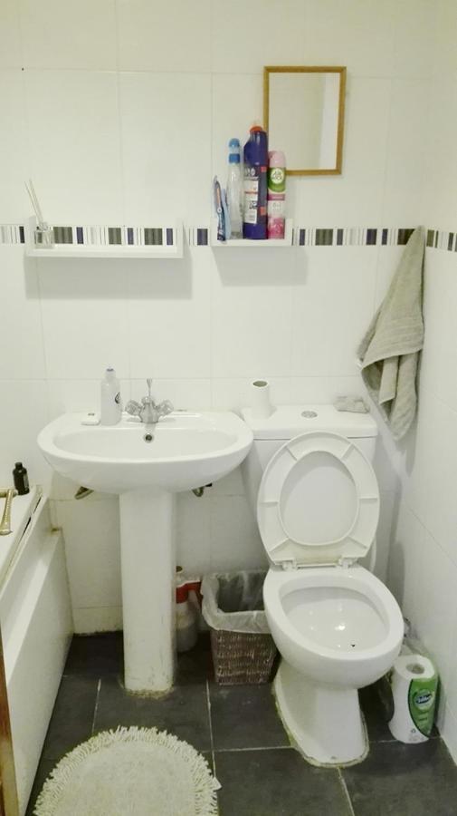 A Double Bedroom Near Glasgow City Centre Not In Great Condition Suitable For Short Stay Экстерьер фото