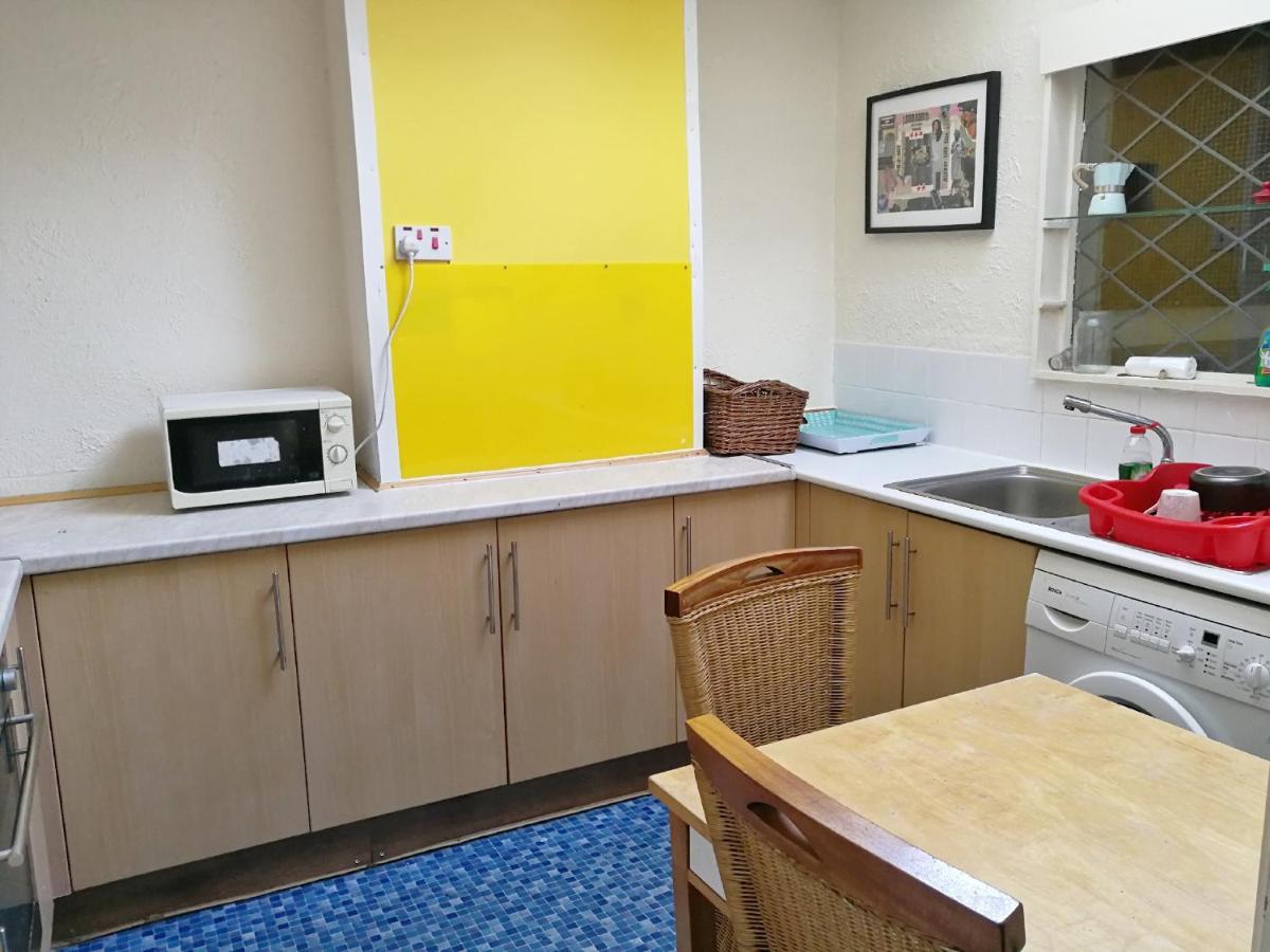 A Double Bedroom Near Glasgow City Centre Not In Great Condition Suitable For Short Stay Экстерьер фото